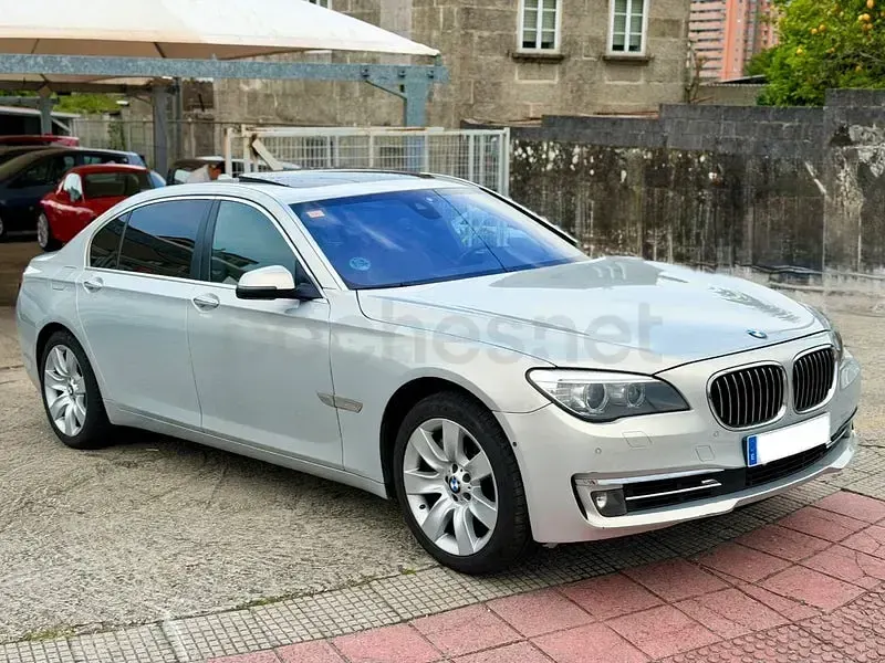 Usado BMW 750L 381 CV (280 kW) 2012 Gris / plata Berlina