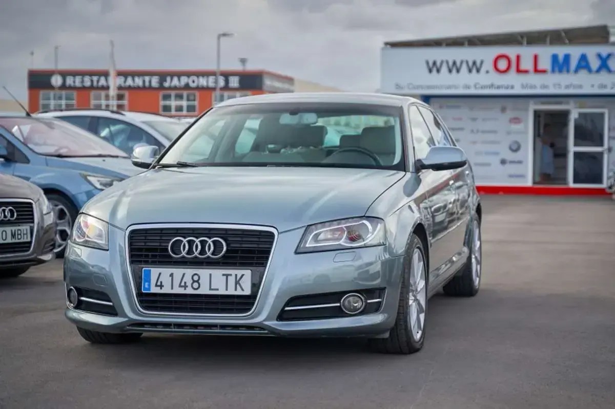 Usado Audi A3 Sportback Ambition 200 CV (147 kW) 2012 Azul Utilitario