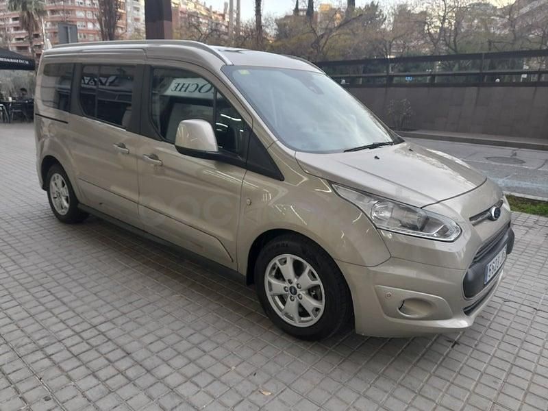 Usado Ford Grand Tourneo Connect Trend 120 CV (88 kW) 2015 Gris / plata Monovolumen