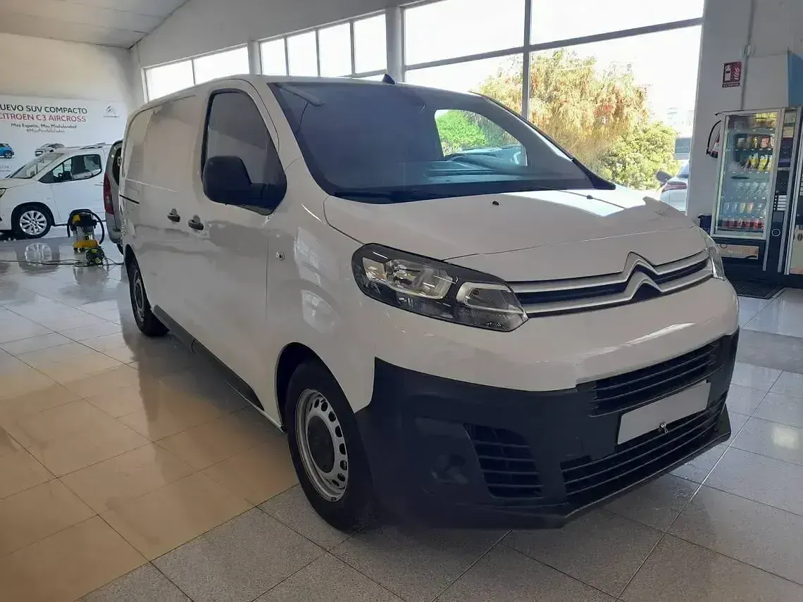 Usado Citroën Jumpy 120 CV (88 kW) 2023 Blanco Monovolumen