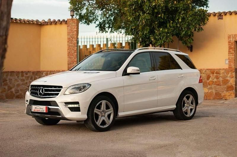 Usado Mercedes ML320 204 CV (150 kW) 2014 Blanco SUV