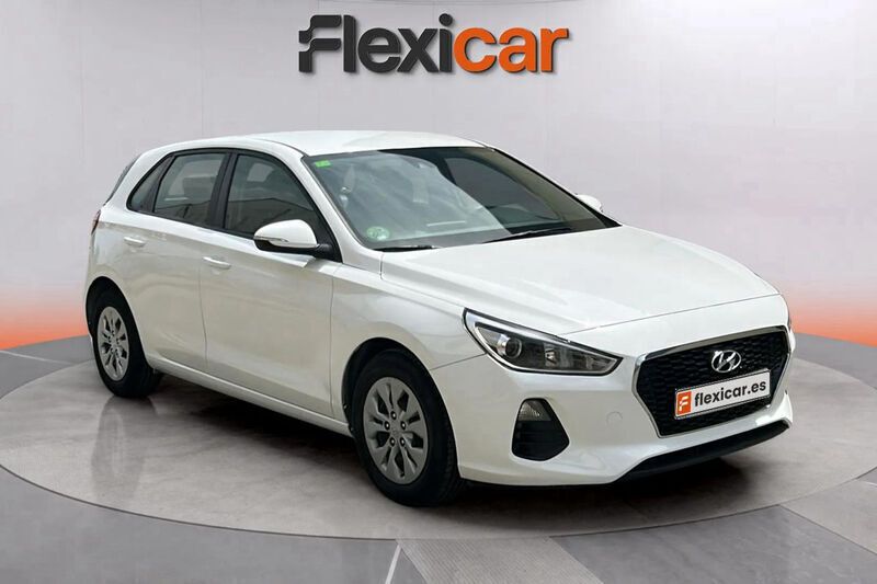 Blanco Usado 2017 Hyundai i30 Berlina | 10.490 € (Buen precio) - Imagen 1/4
