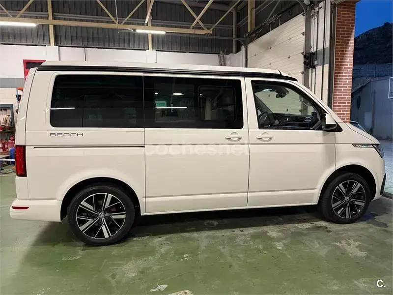 Usado VW California Beach 150 CV (110 kW) 2023 Blanco Van