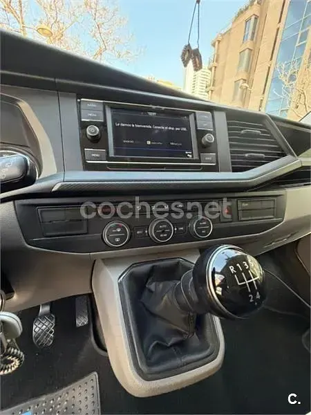 Usado VW Caravelle 150 CV (110 kW) 2022 Gris / plata Van