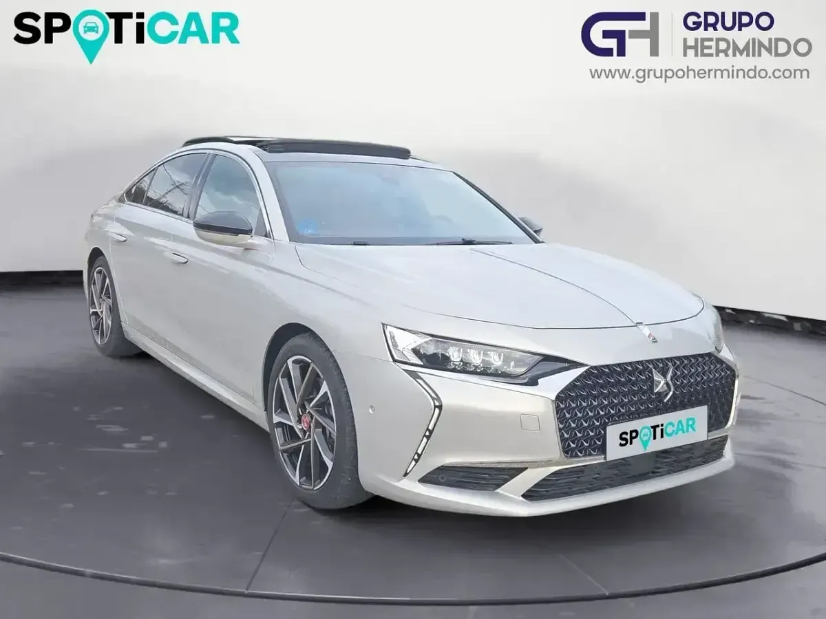 Usado DS Automobiles DS9 Rivoli 225 CV (165 kW) 2021 Gris Berlina
