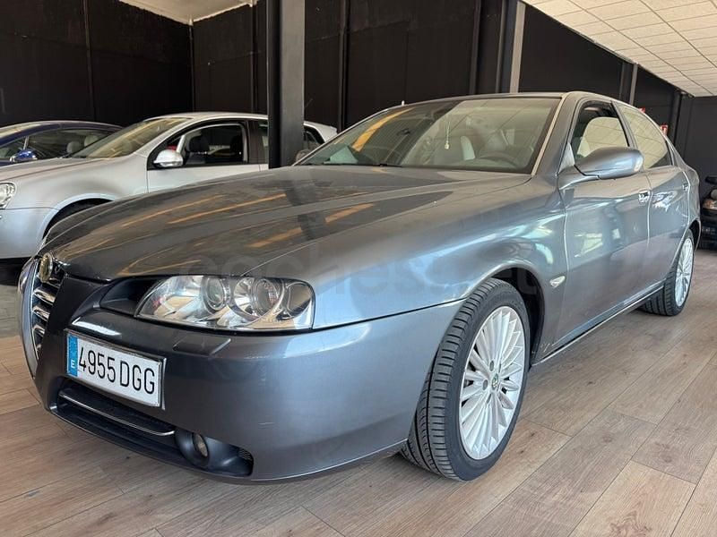 Usado Alfa Romeo 166 175 CV (128 kW) 2005 Gris / plata Berlina