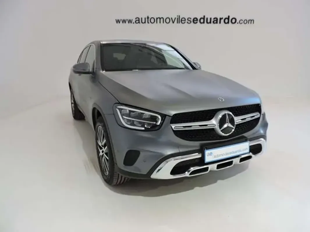 Usado Mercedes GLC300 Business 321 CV (236 kW) 2020 Gris SUV