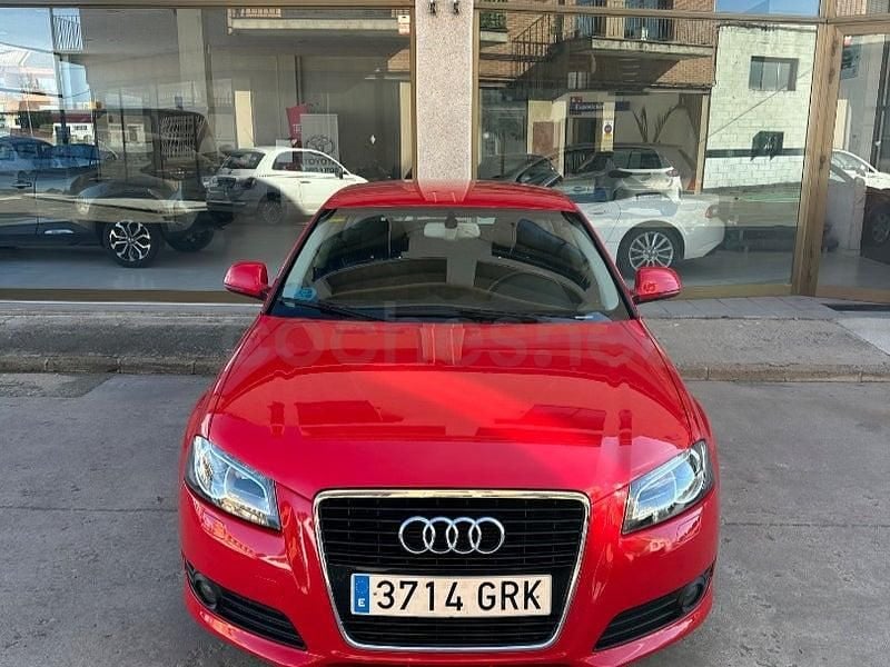 Usado Audi A3 Attraction 160 CV (117 kW) 2009 Rojo Utilitario
