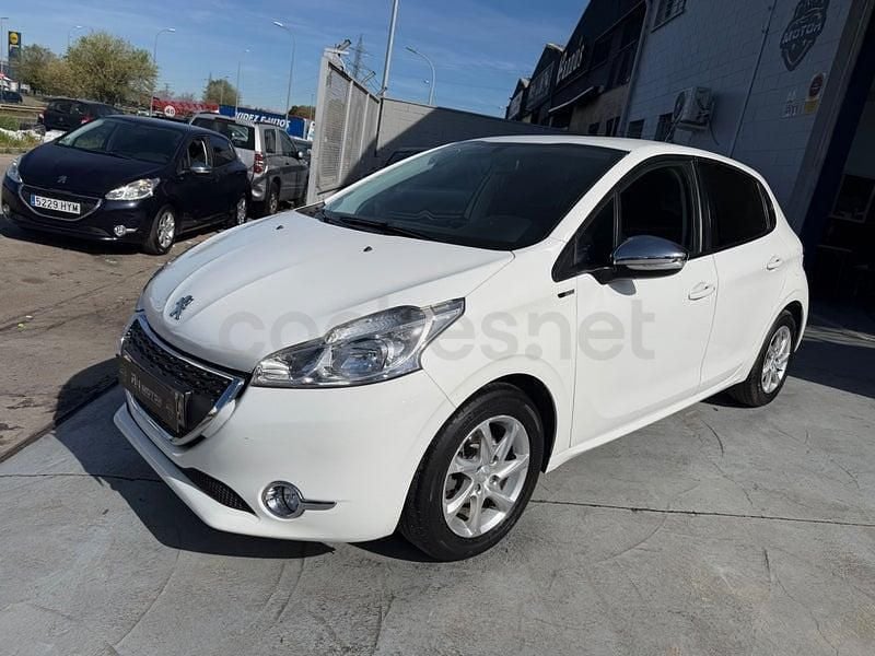 Usado Peugeot 208 Active 82 CV (60 kW) 2015 Blanco Utilitario