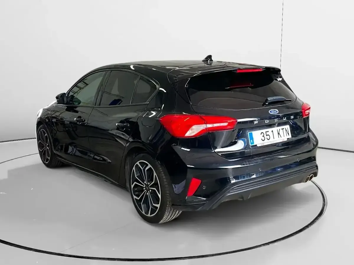 Usado Ford Focus ST-Line 125 CV (91 kW) 2019 Negro Berlina