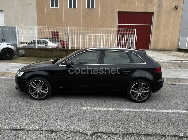 Usado Audi A3 Ambition 105 CV (77 kW) 2014 Negro Berlina