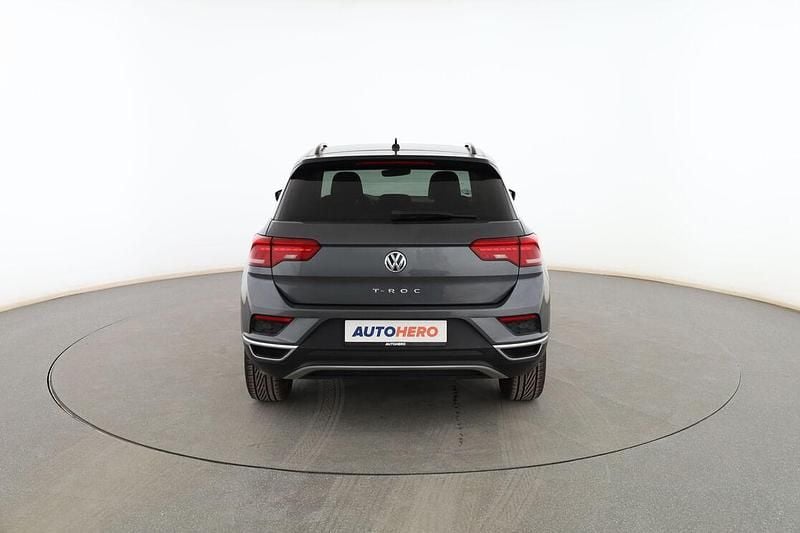 Usado VW T-Roc Advance 115 CV (84 kW) 2018 Gris SUV