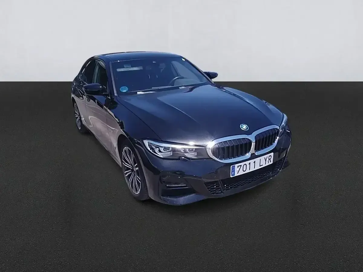 Usado BMW 320e Comfort Edition 204 CV (150 kW) 2022 Negro Berlina