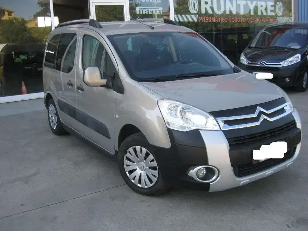 Usado Citroën Berlingo XTR 109 CV (80 kW) 2010 Beige Monovolumen