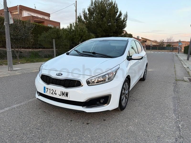 Usado Kia Ceed GT 136 CV (100 kW) 2016 Blanco Berlina