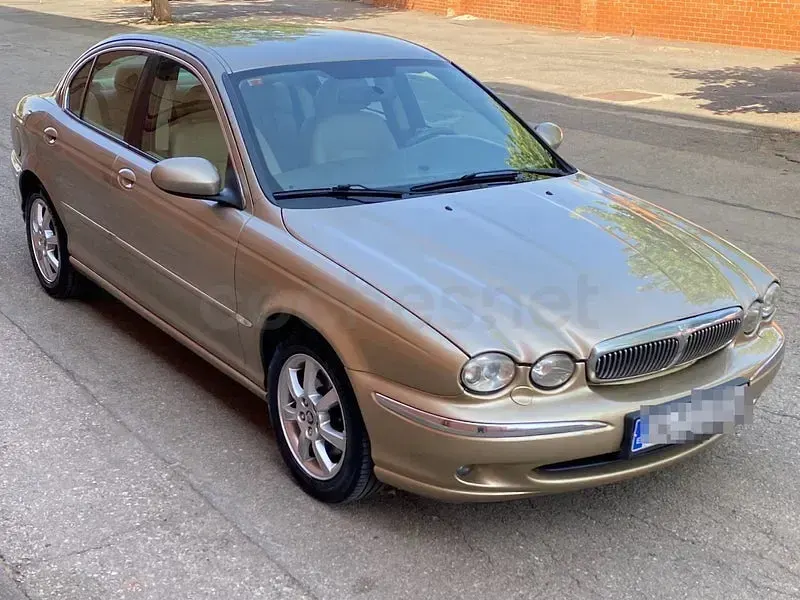 Usado Jaguar X-type Executive 130 CV (95 kW) 2005 Beige Berlina