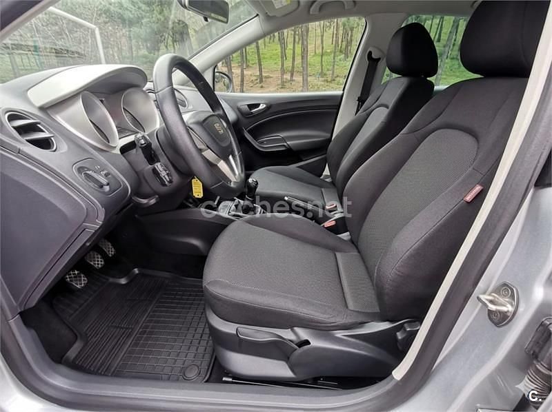 Usado Seat Ibiza Reference 90 CV (66 kW) 2010 Blanco Berlina