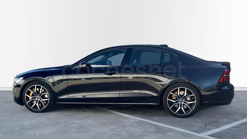 Usado Volvo S60 405 CV (297 kW) 2020 Negro Berlina