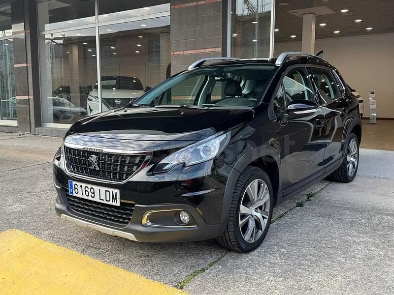 Usado Peugeot 2008 Allure 100 CV (73 kW) 2019 Negro SUV