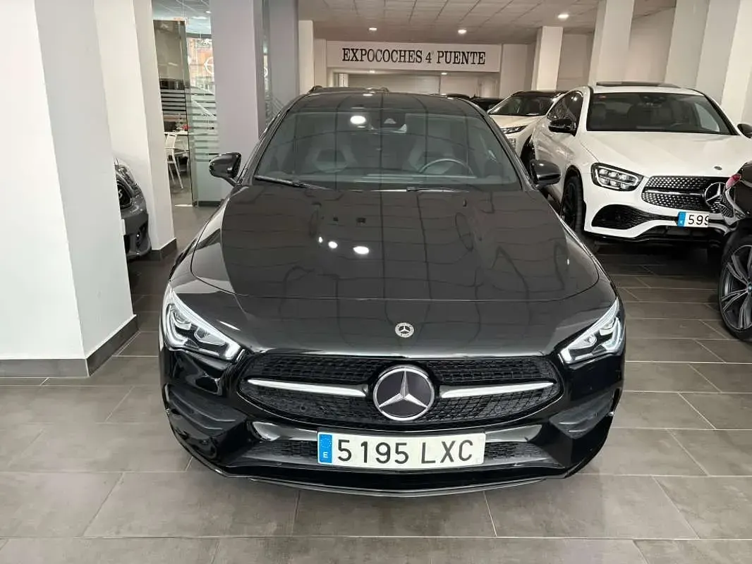Usado Mercedes CLA250 Shooting Brake 224 CV (164 kW) 2022 Negro Familiar