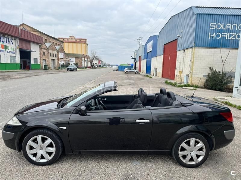 Usado Renault Mégane Cabriolet Dynamique 150 CV (110 kW) 2007 Negro Descapotable