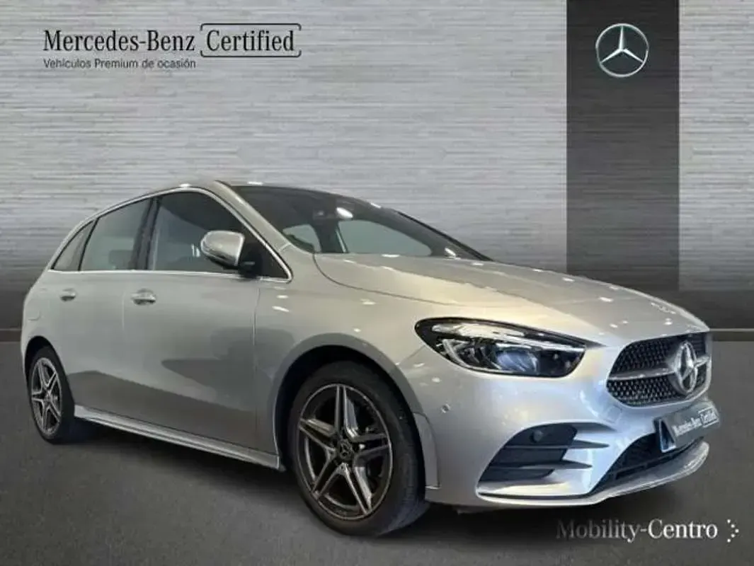 Usado Mercedes C320 165 CV (121 kW) 2025 Plateado Familiar