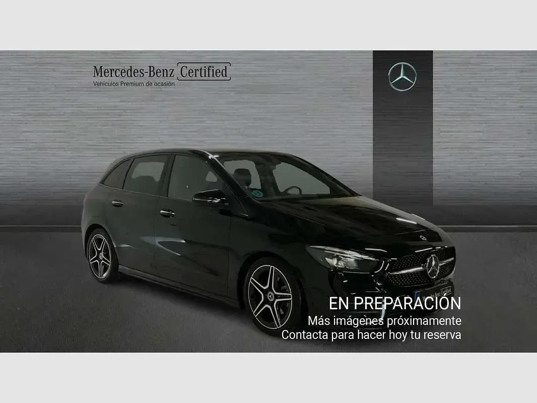 Usado Mercedes B180 116 CV (85 kW) 2022 Negro Monovolumen