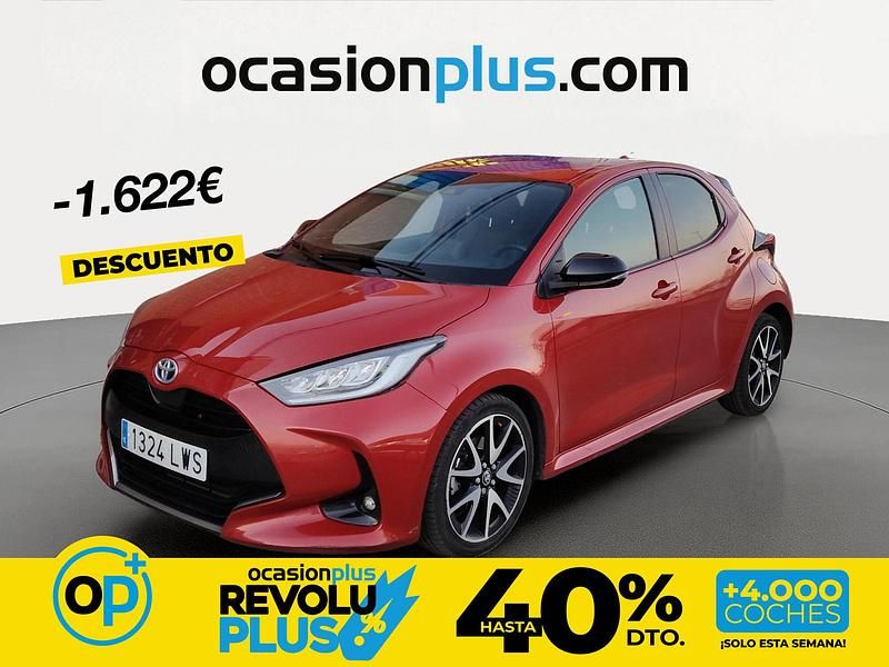 Usado Toyota Yaris Hybrid Style 116 CV (85 kW) 2022 Rojo