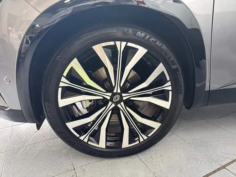 Usado Renault Austral Iconic 131 CV (96 kW) 2023 Gris SUV