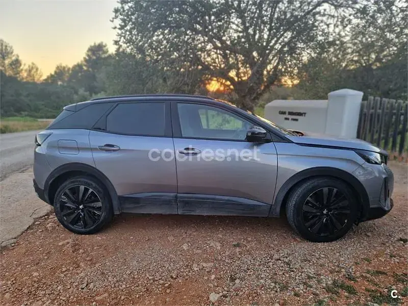 Usado Peugeot 3008 GT 195 CV (143 kW) 2024 Gris / plata SUV