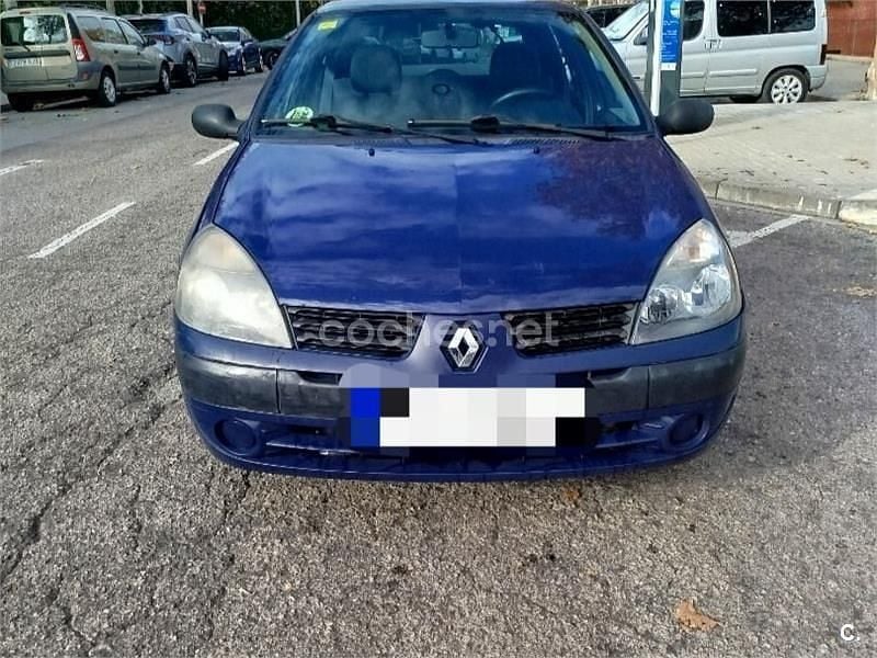 Usado Renault Clio II Expression 75 CV (55 kW) 2003 Azul Berlina