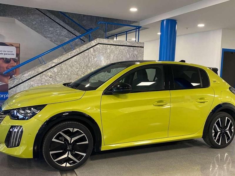 Usado Peugeot 208 GT 101 CV (74 kW) 2024 Amarillo Utilitario