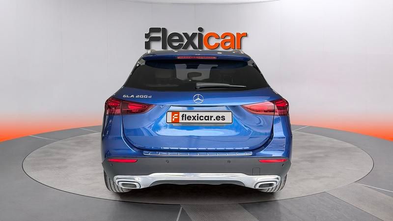 Begagnad Mercedes GLA200 150 HK (110 kW) 2024 Blå SUV