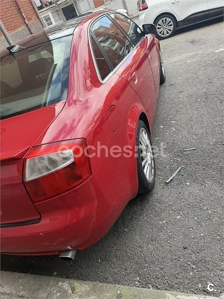 Usado Audi A4 150 CV (110 kW) 2002 Rojo Berlina