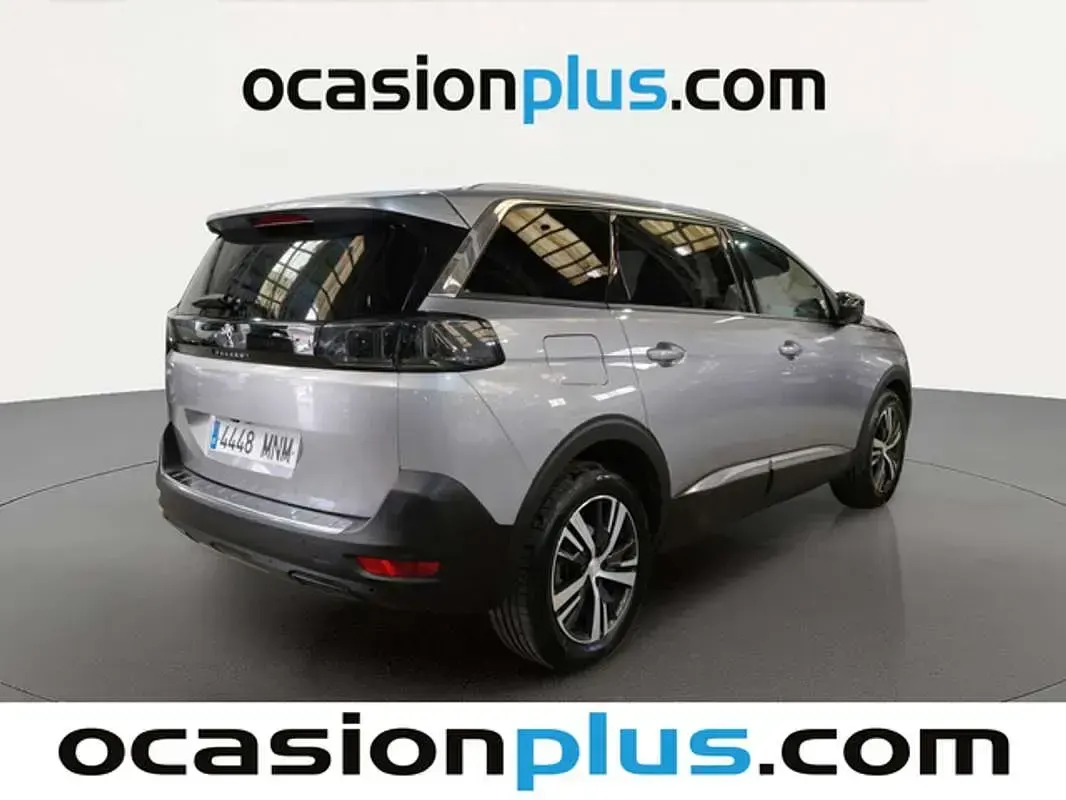 Usado Peugeot 5008 Allure 131 CV (96 kW) 2024 Gris SUV