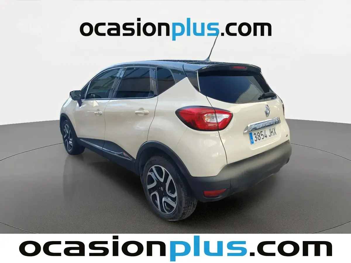 Usado Renault Captur Zen 110 CV (80 kW) 2015 Beige SUV