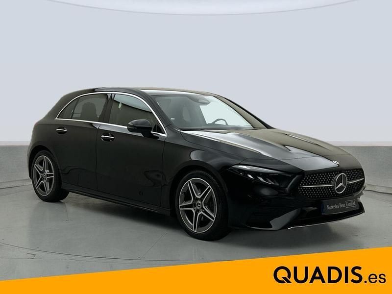 Usado Mercedes A180 AMG line 116 CV (85 kW) 2025 Negro noche