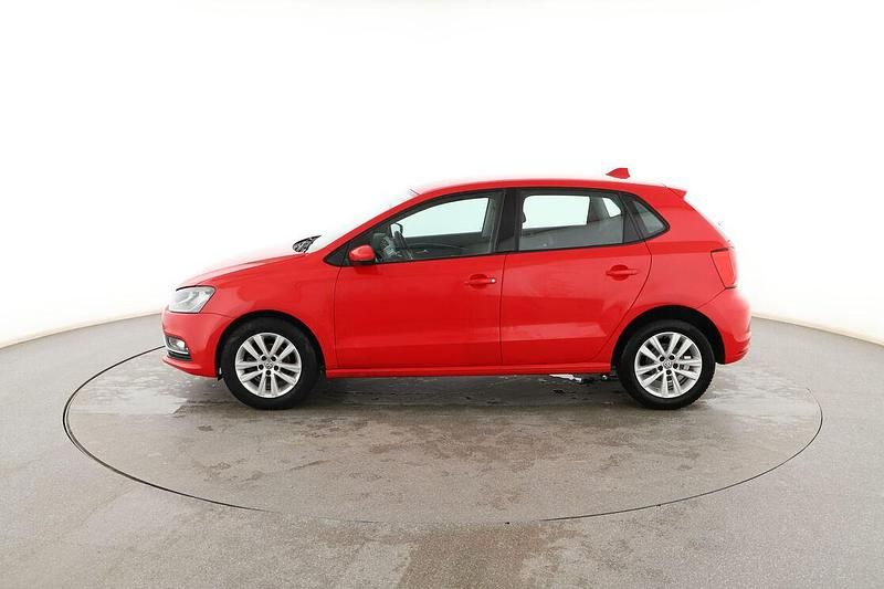 Usado VW Polo Advance 75 CV (55 kW) 2015 Rojo Berlina