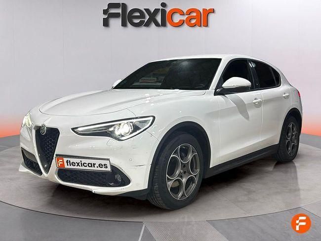 Usado Alfa Romeo Stelvio Sprint 160 CV (117 kW) 2022 Blanco SUV