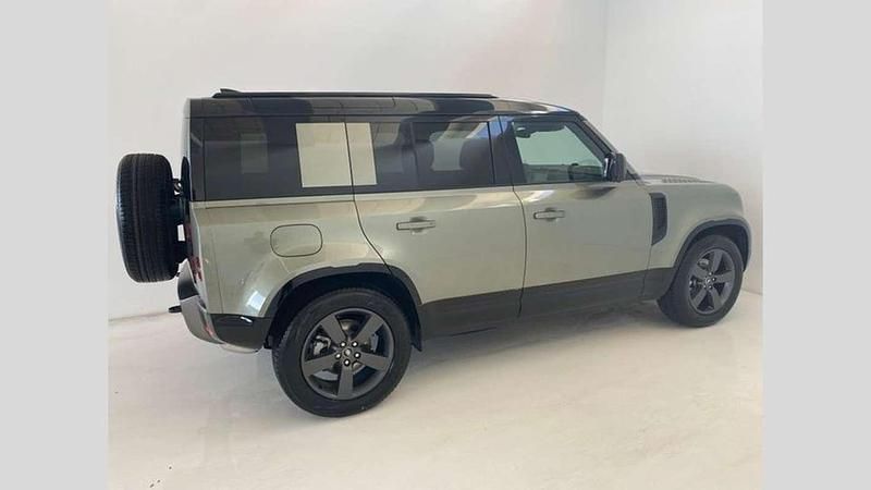Usado Land Rover Defender SE Dynamic 249 HP (183 kW) 2025 Verde SUV