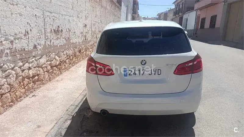 Usado BMW 216 Active Tourer 116 CV (85 kW) 2016 Blanco Monovolumen
