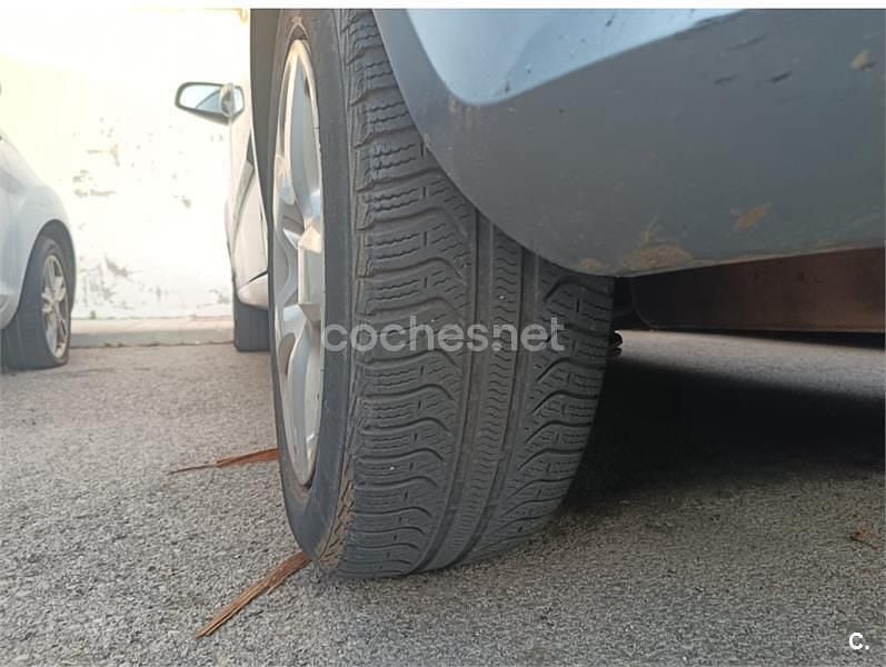 Usado Opel Astra Cosmo 120 CV (88 kW) 2007 Gris / plata Berlina