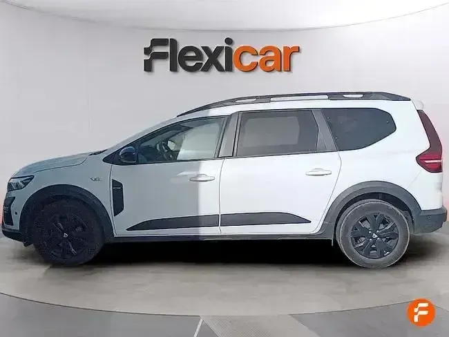 Usado Dacia Jogger Expression 110 CV (80 kW) 2023 Blanco Monovolumen