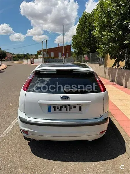 Usado Ford Focus Sport 136 CV (100 kW) 2007 Blanco Berlina