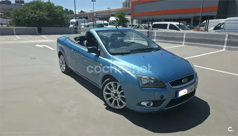 Usado Ford Focus Cabriolet Titanium 136 CV (100 kW) 2007 Azul Descapotable