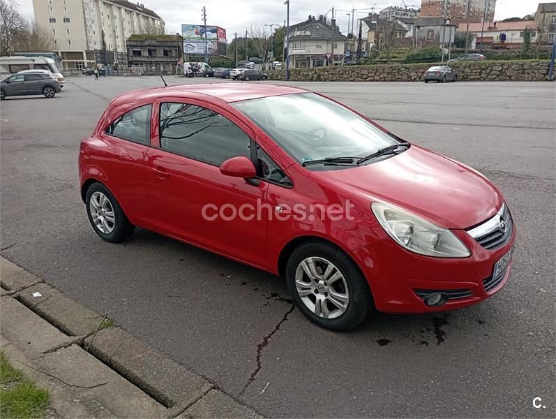 Usado Opel Corsa 75 CV (55 kW) 2008 Rojo Utilitario