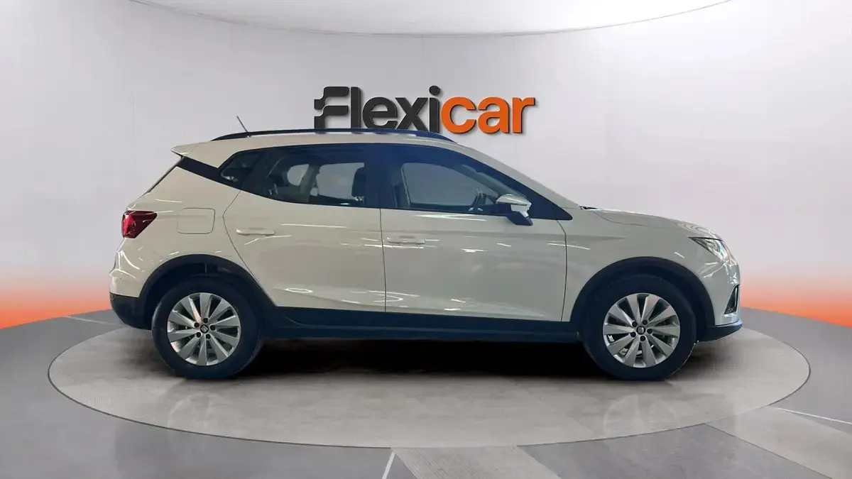 Usado Seat Arona Ecomotive 95 CV (69 kW) 2020 Blanco SUV