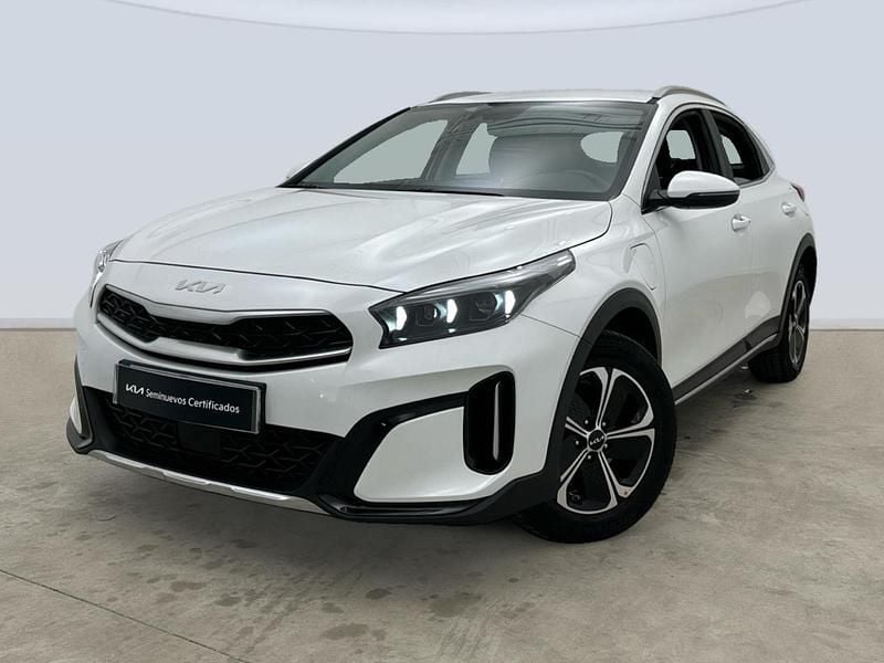 Deluxe white (hw2) Usado 2024 Kia XCeed SUV | 25.995 € (Precio justo) - Imagen 1/4