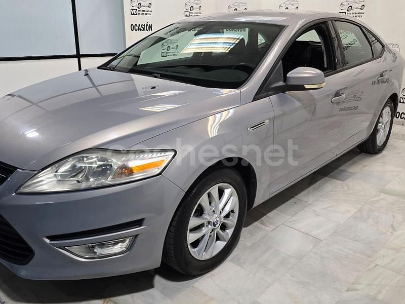 Usado Ford Mondeo 115 CV (84 kW) 2011 Gris / plata Berlina