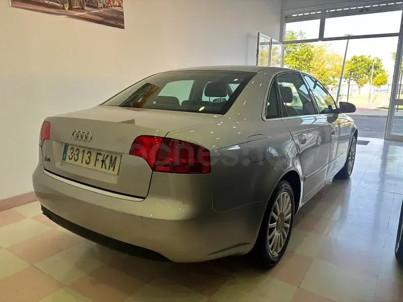Usado Audi A4 115 CV (84 kW) 2007 Gris / plata Berlina